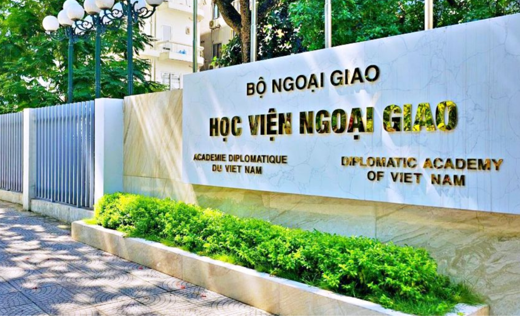 Logicstics thi khối nào
